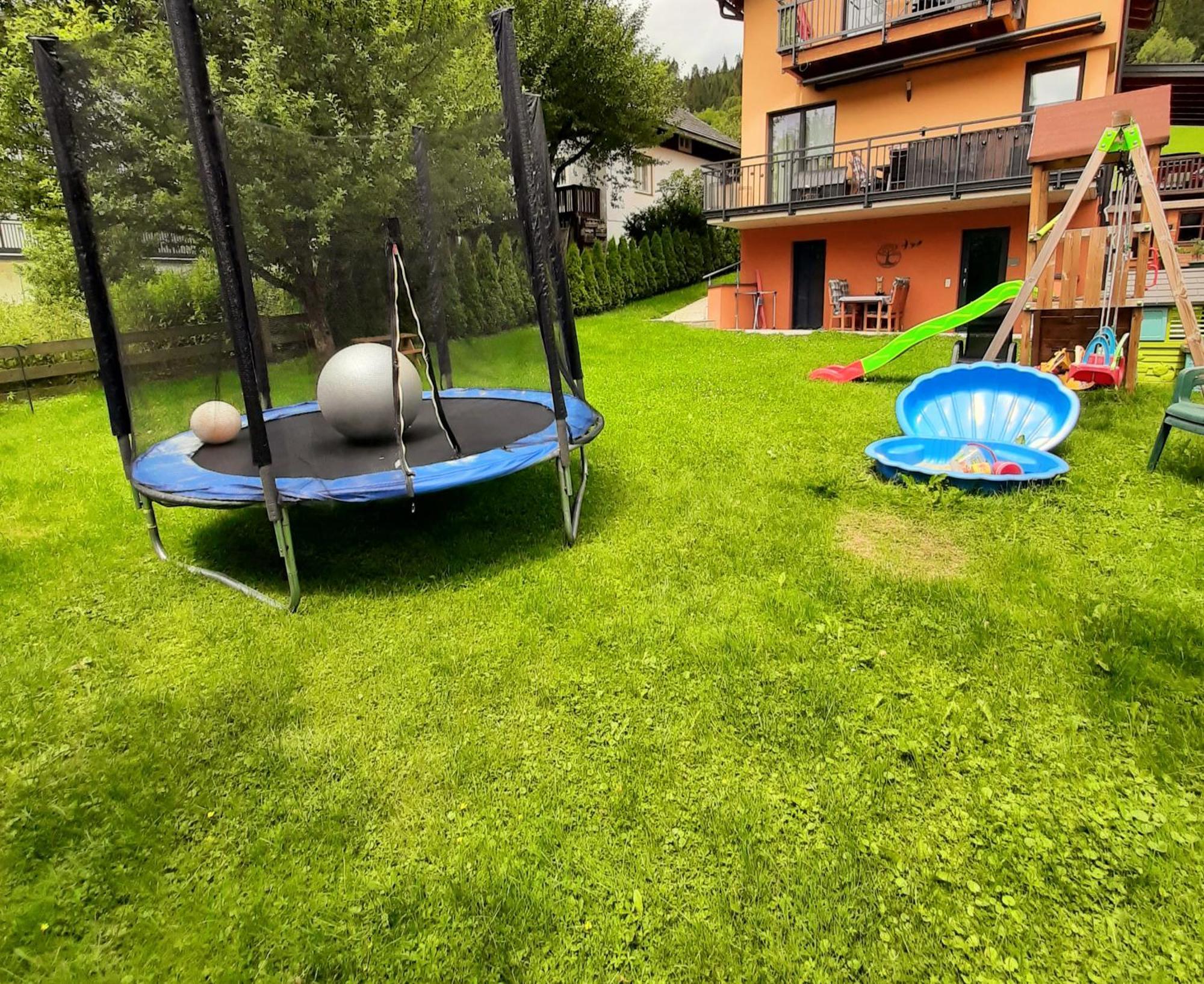 Susis Ferienwohnung Радщат Екстериор снимка
